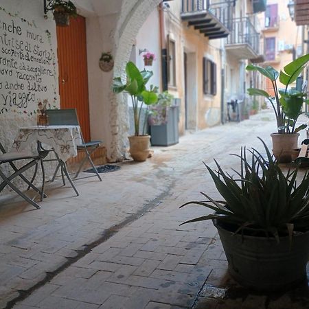 Al Vico Bartoli Suite Room Mazzarino Exterior foto