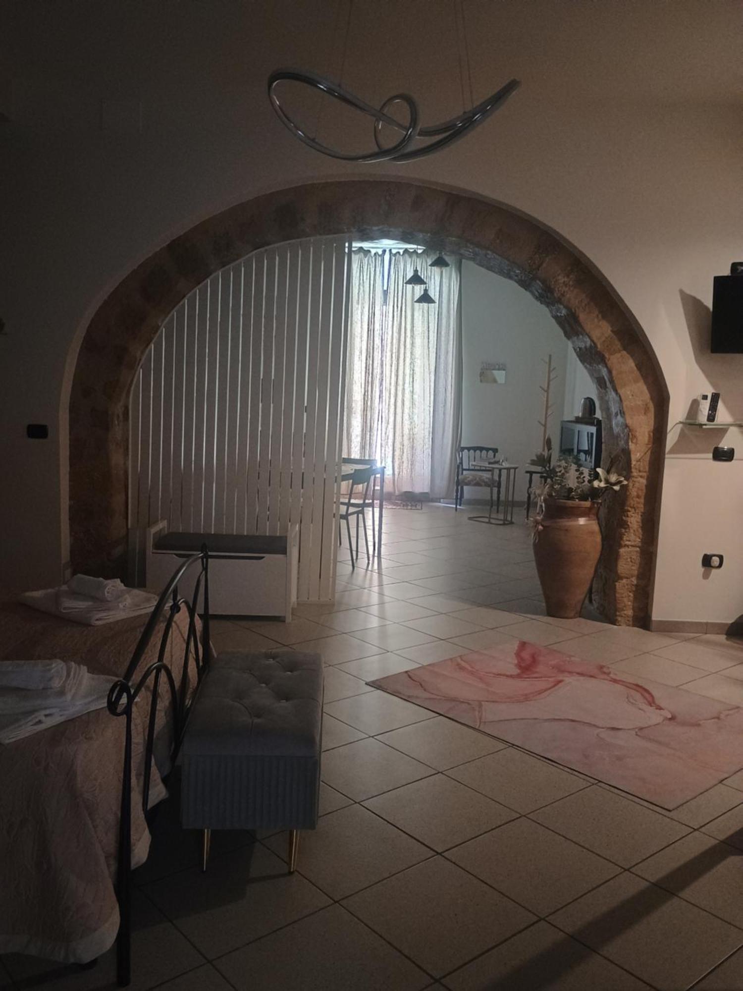 Al Vico Bartoli Suite Room Mazzarino Exterior foto